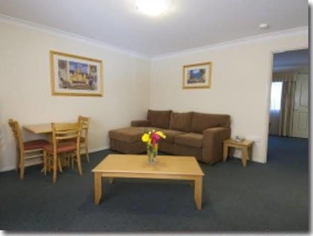 Villa Nova Motel Toowoomba Exterior photo